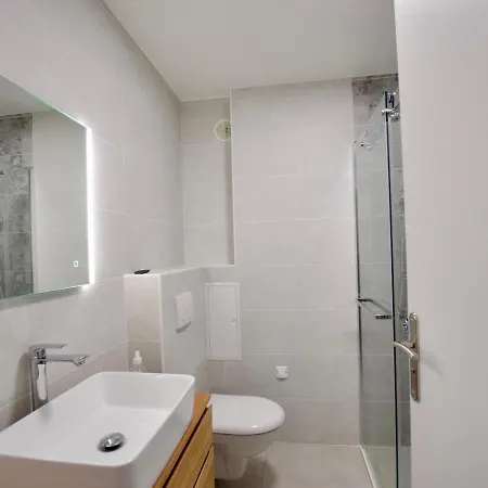 Apartment 4 Pers Avec Balcon Et Vue Lac, Proche A - Fr-1-498-18
