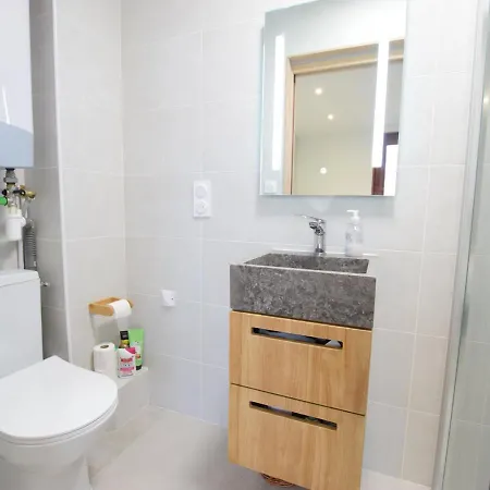 דירה 4 Pers Avec Balcon Et Vue Lac, Proche A - Fr-1-498-18 Neuvecelle